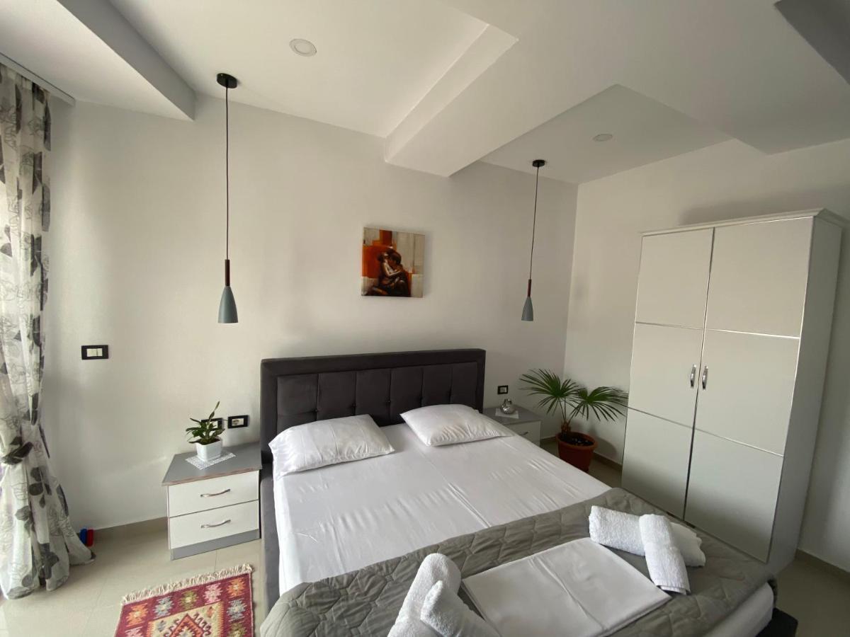 Guest'S Apartament Pogradec Exterior photo