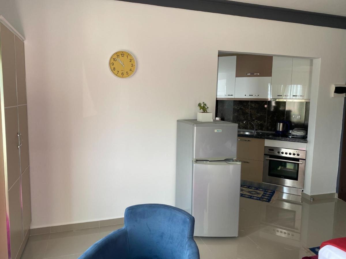 Guest'S Apartament Pogradec Exterior photo
