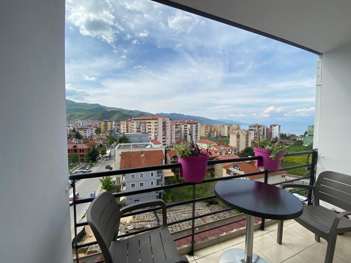 Guest'S Apartament Pogradec Exterior photo