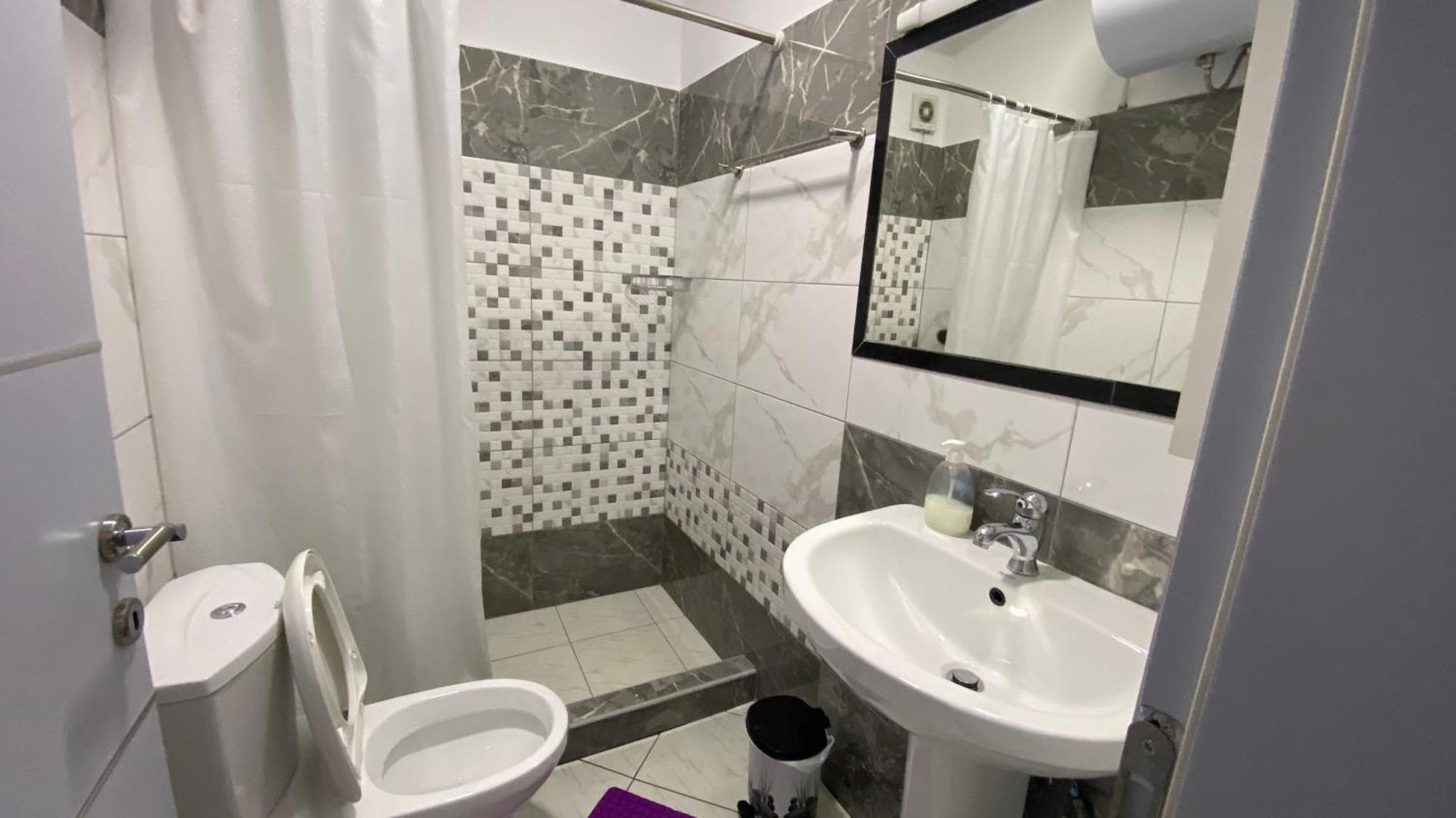 Guest'S Apartament Pogradec Exterior photo