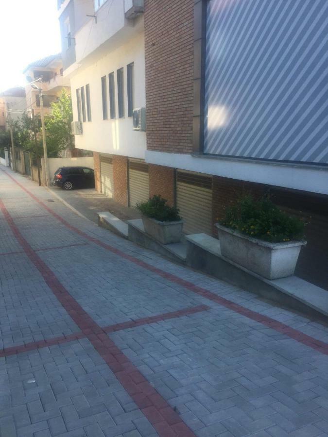 Guest'S Apartament Pogradec Exterior photo