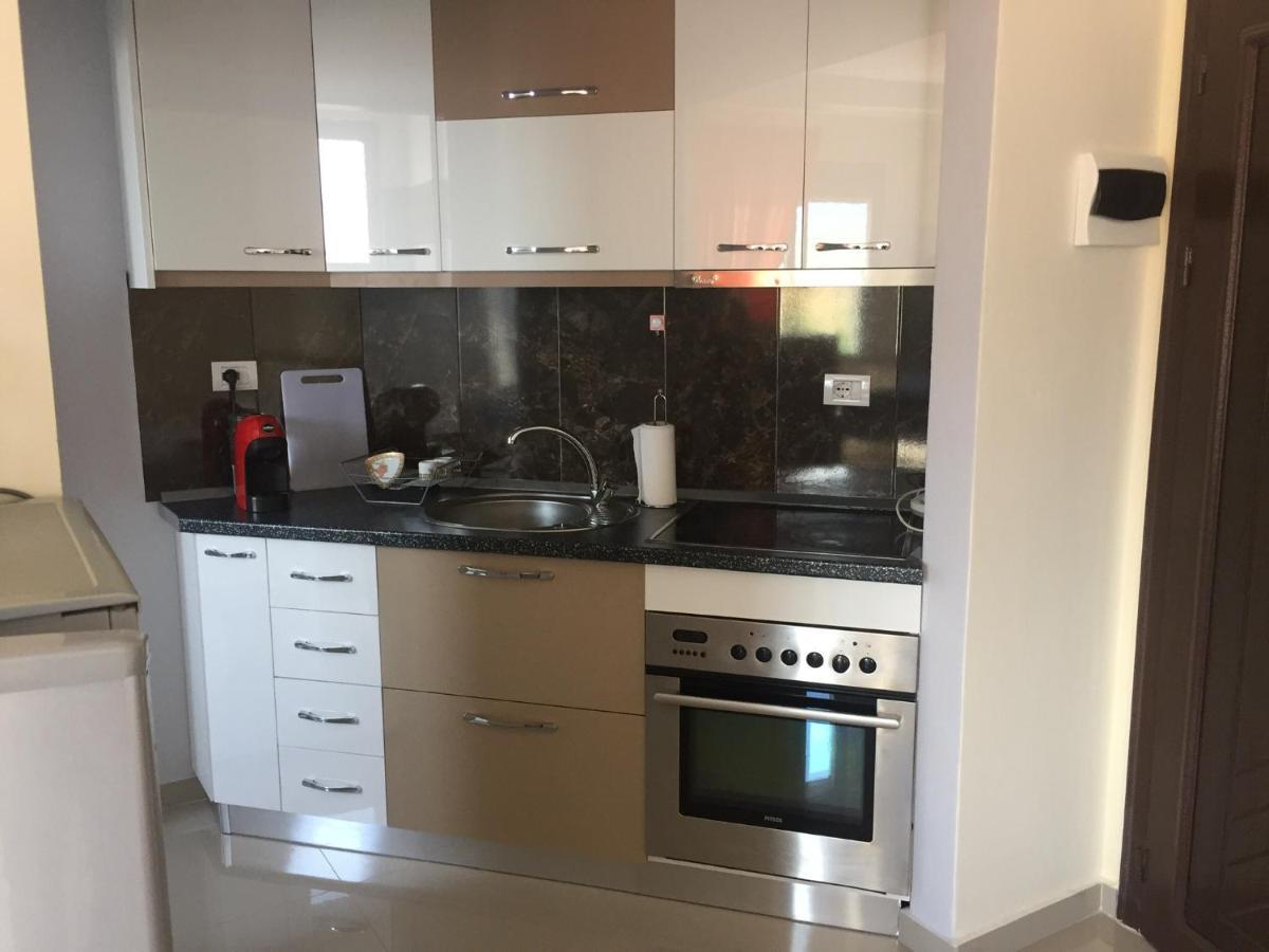 Guest'S Apartament Pogradec Exterior photo